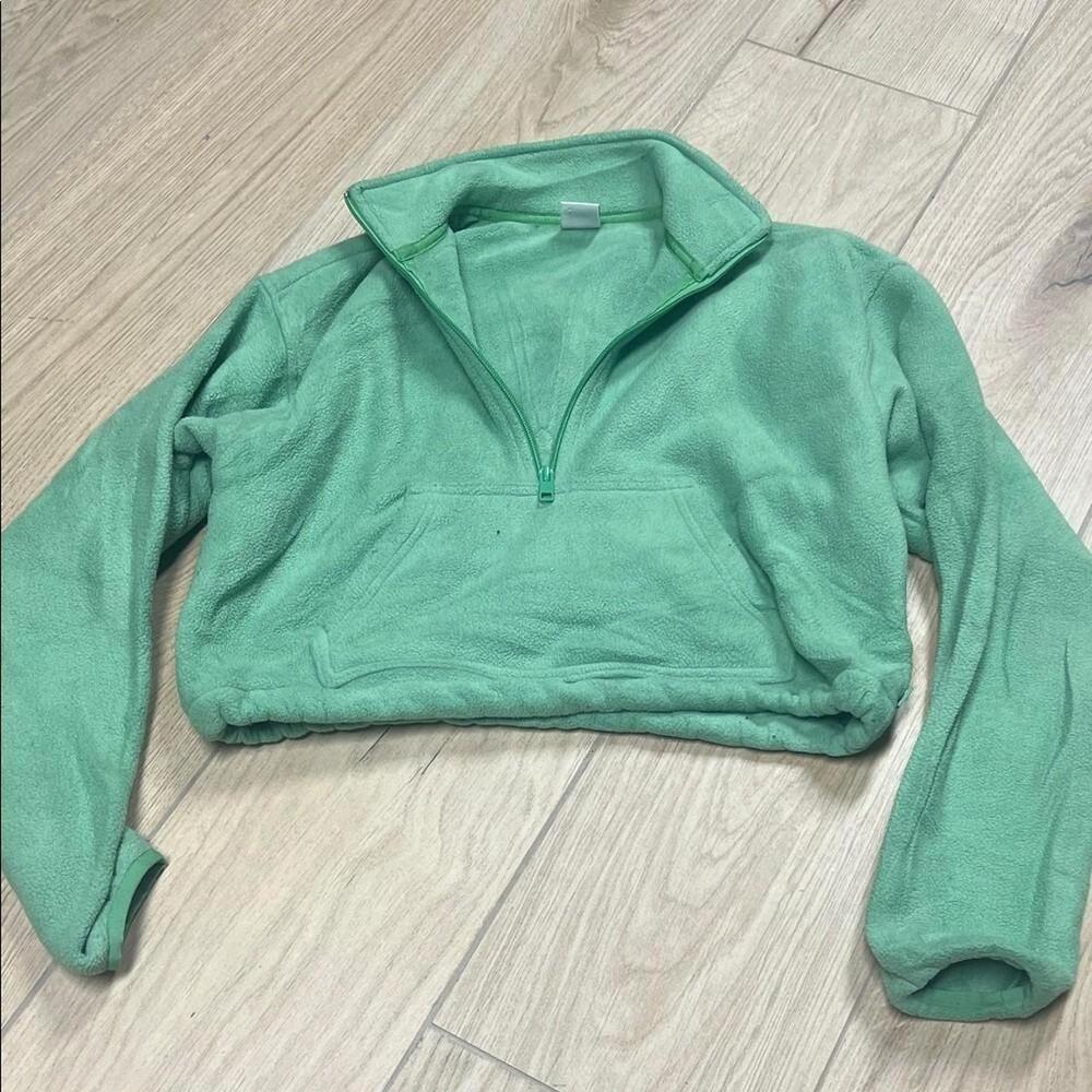 Aritzia Green Fleece Quarter-Zip sweater cropped